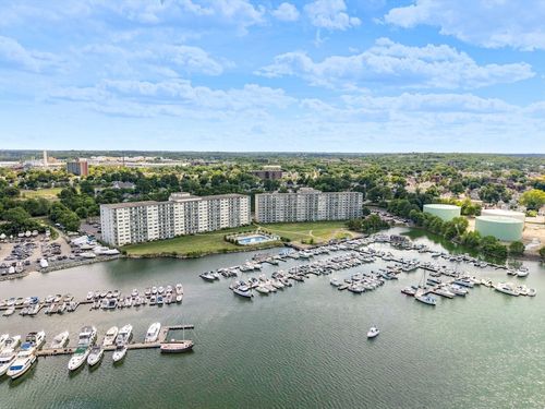 802-100 Cove Way, Quincy, MA, 02169-5857 | Card Image