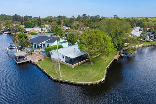 7918 Se Paradise Ct, Stuart, FL, 34997-7361 | Card Image