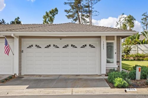 1025 Brewley Ln, Vista, CA, 92081-9024 | Card Image
