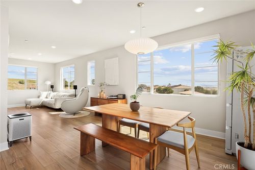 1421 W Sunrise Ln, San Pedro, CA, 90732-6103 | Card Image