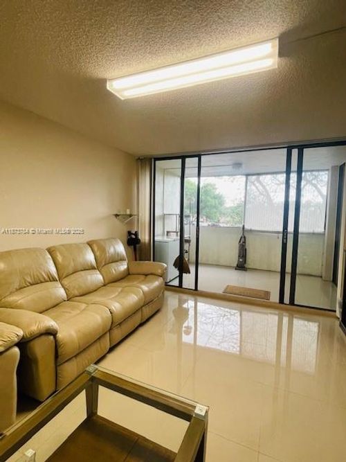 apt-204-8441 Forest Hills Dr, Coral Springs, FL, 33065-5432 | Card Image