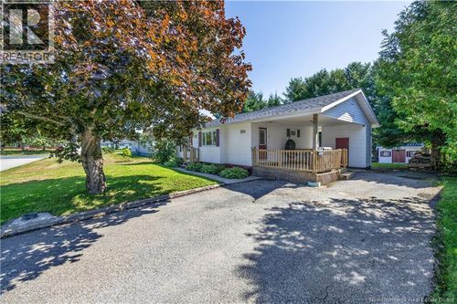 380 Sunset Ave, Miramichi, NB, E1V1A4 | Card Image