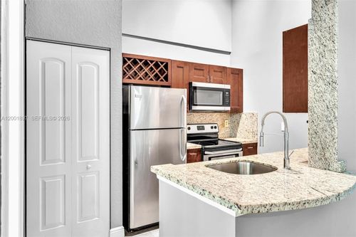 apt-306-2851 N Oakland Forest Dr, Oakland Park, FL, 33309-6488 | Card Image
