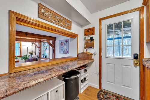 70 Shadow Ln, Hinesburg, VT, 05461-8901 | Card Image