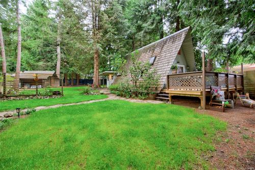 7685 Ships Point Rd, Fanny Bay, BC, V0R1W0 | Card Image