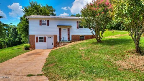 109 Pinnacle Dr, Elizabethton, TN, 37643-5687 | Card Image