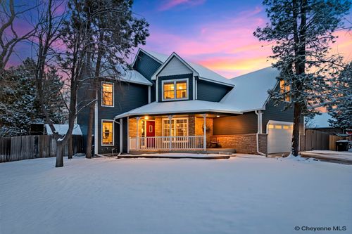 912 Oakhurst Dr, Cheyenne, WY, 82009-1056 | Card Image