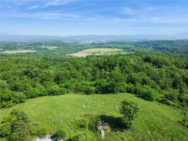 127 Pax View Hills Lane, House other with 4 bedrooms, 3 bathrooms and null parking in Unity Twp PA | Image 10