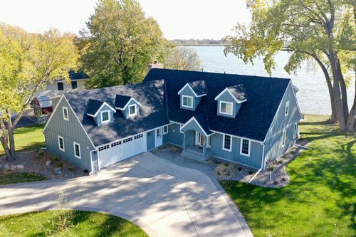 2505 Country Club Dr Ne, Willmar, MN, 56201-2189 | Card Image