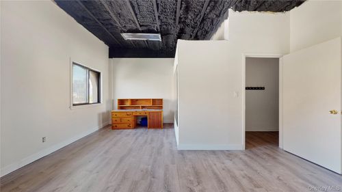 fl-2nd-166 W Park Ave, Long Beach, NY, 11561-3340 | Card Image