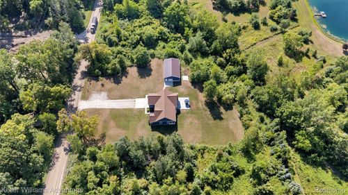 3880 Kane Rd, Carleton, MI, 48117-9006 | Card Image