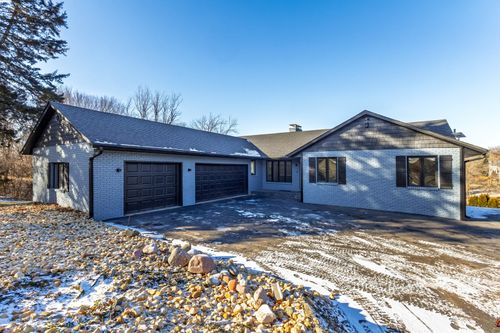 11700 61st Avenue Pl, Blue Grass, IA, 52726-9102 | Card Image
