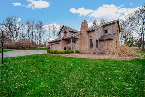 158 York Cir, Valparaiso, IN, 46385-8052 | Card Image