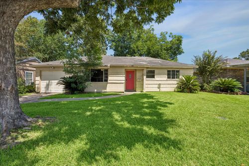 205 Tilden Dr, Pasadena, TX, 77506-2824 | Card Image