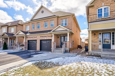 47 Banbridge Cres, Home with 3 bedrooms, 4 bathrooms and 4 parking in Brampton ON | Image 2