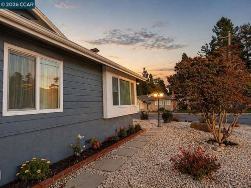 3005 De Anza Dr, El Sobrante, CA, 94803-2403 | Card Image