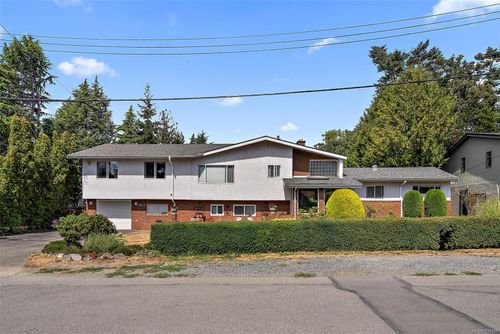 1844 Fairburn Dr, Saanich, BC, V8N1P9 | Card Image