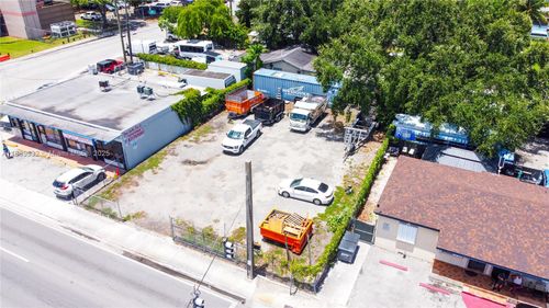 3450 Nw 32nd Ave, Miami, FL, 33142-5731 | Card Image