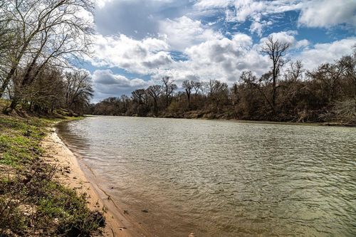 121 Mechelle St, Smithville, TX, 78957 | Card Image