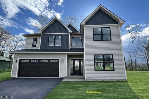 8 Chamberlain Ave, Budd Lake, NJ, 07828-1702 | Card Image