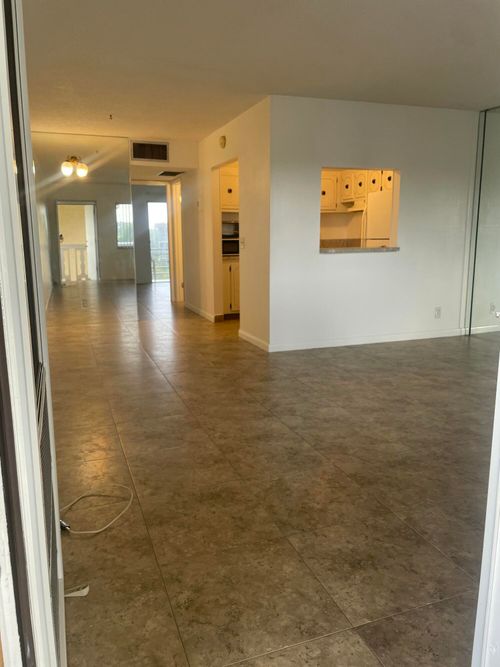 302-500 Village Green Cir W, Palm Springs, FL, 33461-6519 | Card Image
