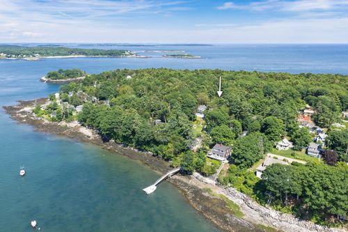 383 Pleasant Ave, Portland, ME, 04108-1530 | Card Image