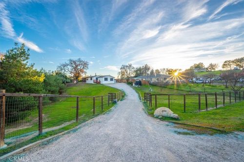 5558 Prancing Deer Pl, Paso Robles, CA, 93446-8350 | Card Image