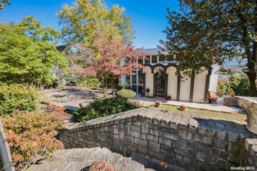 337 Howard Ave, Staten Island, NY, 10301-4454 | Card Image