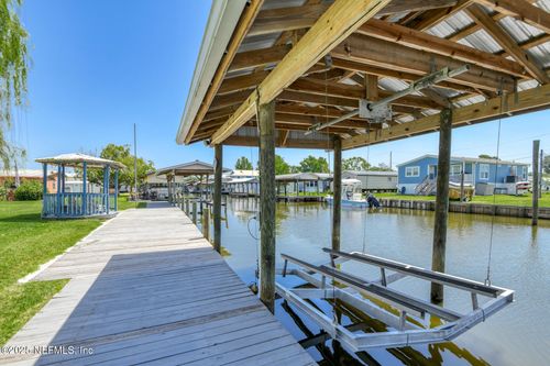 156 Moonlite Dr, Welaka, FL, 32193-3404 | Card Image