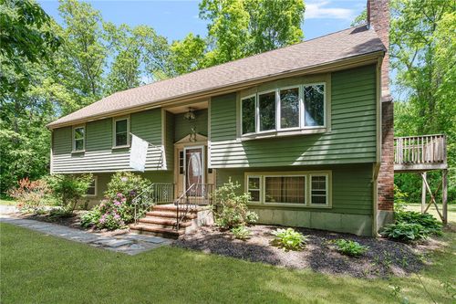 124 Winthrop St, Medway, MA, 02053-2334 | Card Image