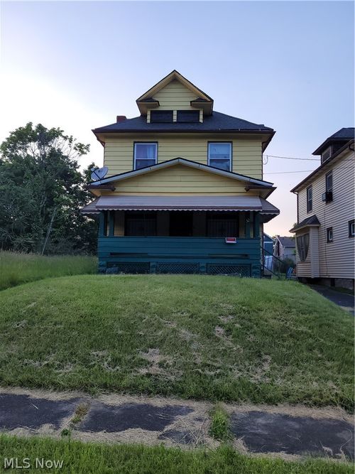 52 E Earle Ave, Youngstown, OH, 44507-1301 | Card Image