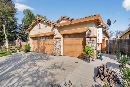 1832 N Vickie St, Visalia, CA, 93291-8547 | Card Image