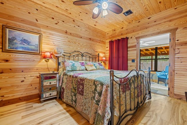 202 S Bowie St, Home with 5 bedrooms, 6 bathrooms and 1 parking in Fredericksburg TX | Image 42