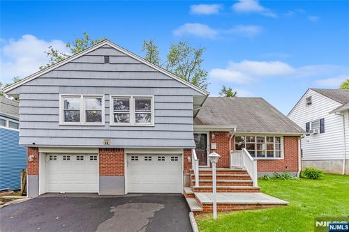 40 Parker Ln, Teaneck, NJ, 07666-4160 | Card Image