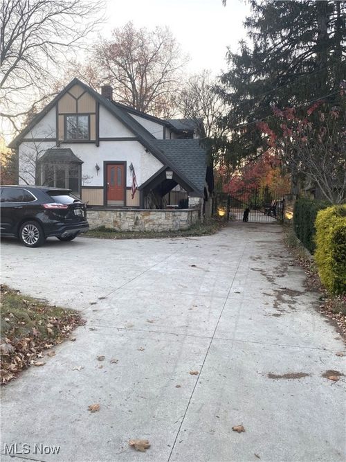 1606 Dover Center Rd, Westlake, OH, 44145-2236 | Card Image