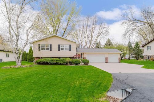 5154 Village Road, Winneconne, WI, 54927 | Card Image