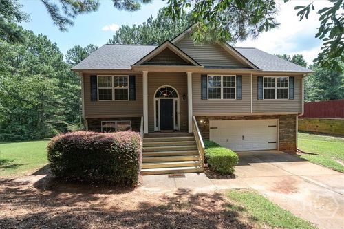 413 Tori Dr, Winder, GA, 30680-5209 | Card Image