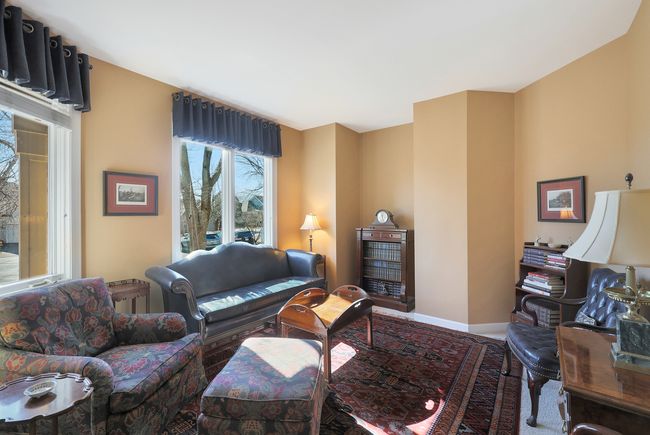 221 Course Dr, House other with 3 bedrooms, 3 bathrooms and 2 parking in Lake In The Hills IL | Image 4