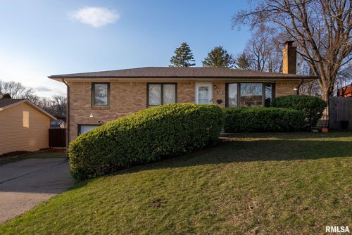 1310 Hillside Dr, Bettendorf, IA, 52722-3045 | Card Image