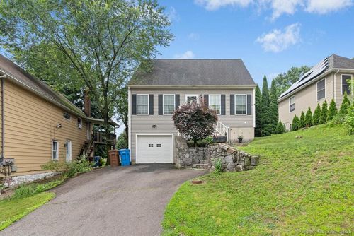 18 Perry Hill Rd, Shelton, CT, 06484-6033 | Card Image