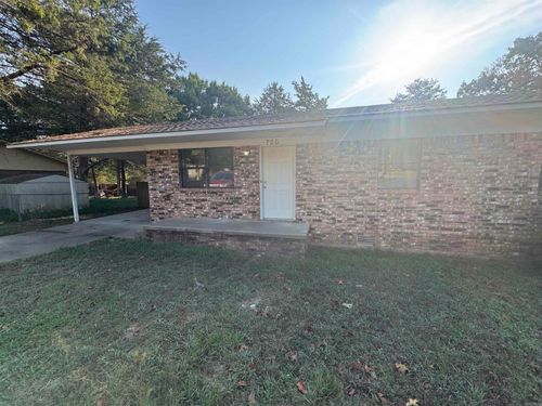 725 Spruce St, Heber Springs, AR, 72543-3445 | Card Image