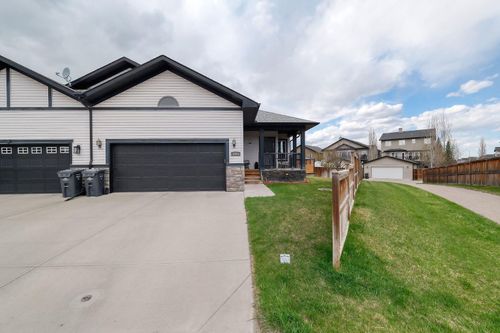 1936 High Park Cir Nw, High River, AB, T1V0C8 | Card Image