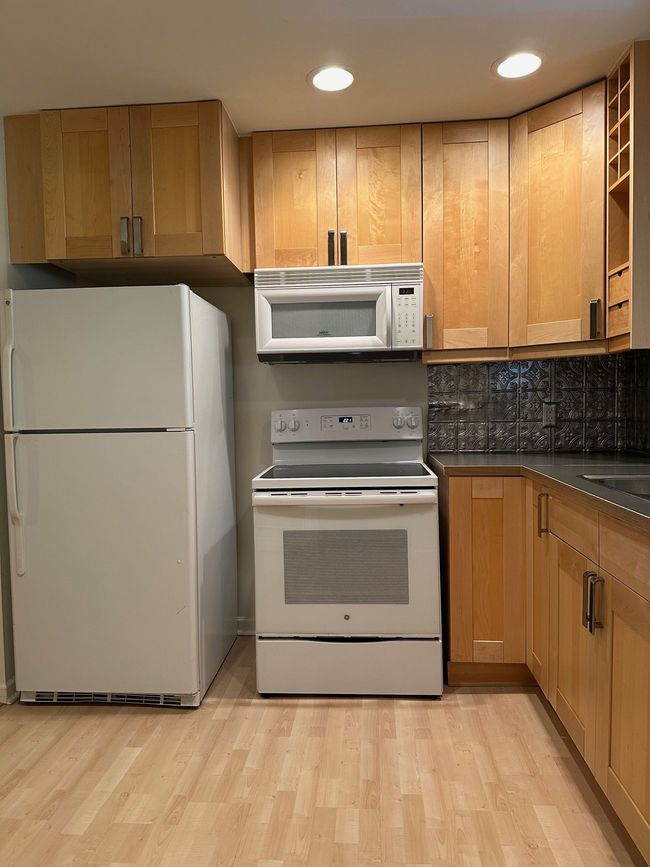 15677 Birwood Ave, House other with 3 bedrooms, 1 bathrooms and null parking in Beverly Hills MI | Image 8