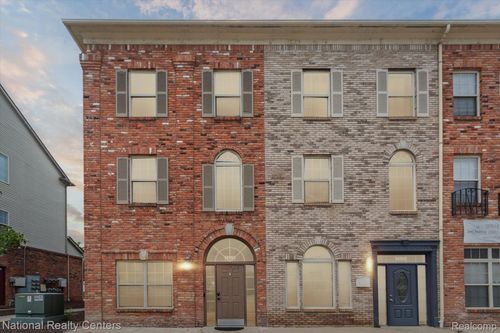 46-14151 Lakeside Blvd N, Shelby Twp, MI, 48315-6075 | Card Image