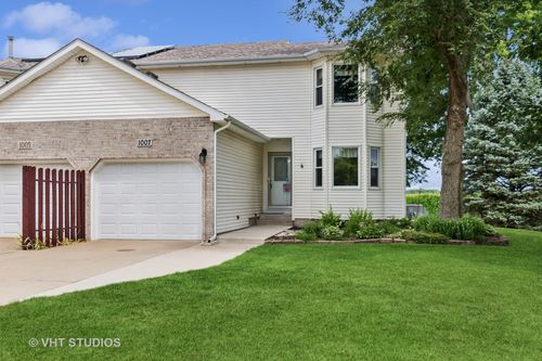 1007 Whitetail Ln, Sandwich, IL, 60548-1173 | Card Image