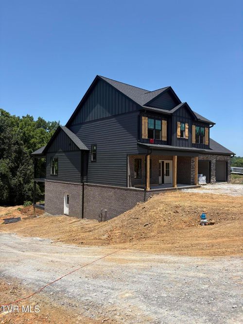 579 Carroll Creek Rd, Johnson City, TN, 37601-2915 | Card Image