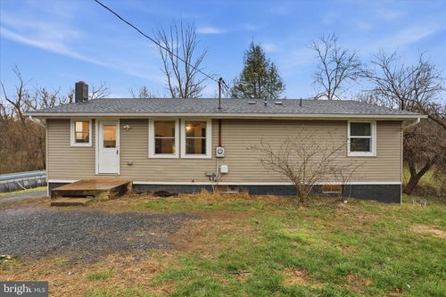 2883 Williamsport Pike, MARTINSBURG, WV, 25404-6485 | Card Image