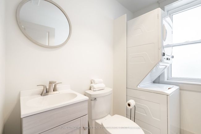 267 Dundurn St S, Home with 2 bedrooms, 2 bathrooms and 1 parking in Hamilton ON | Image 18