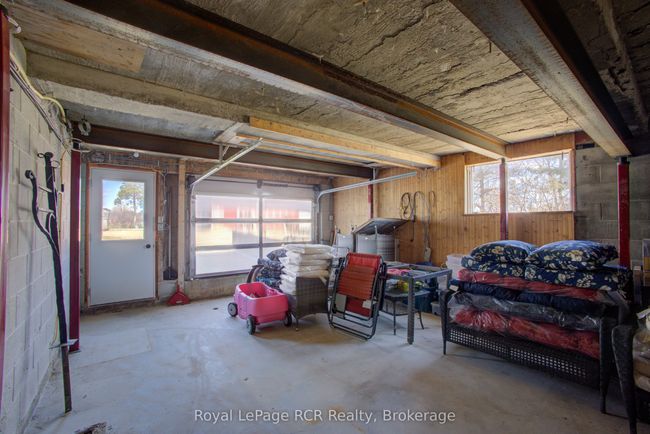8715 Wellington Rd 7, House other with 4 bedrooms, 2 bathrooms and 10 parking in Palmerston ON | Image 30