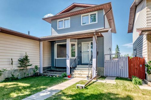 970 Berkley Dr Nw, Calgary, AB, T3K1A2 | Card Image